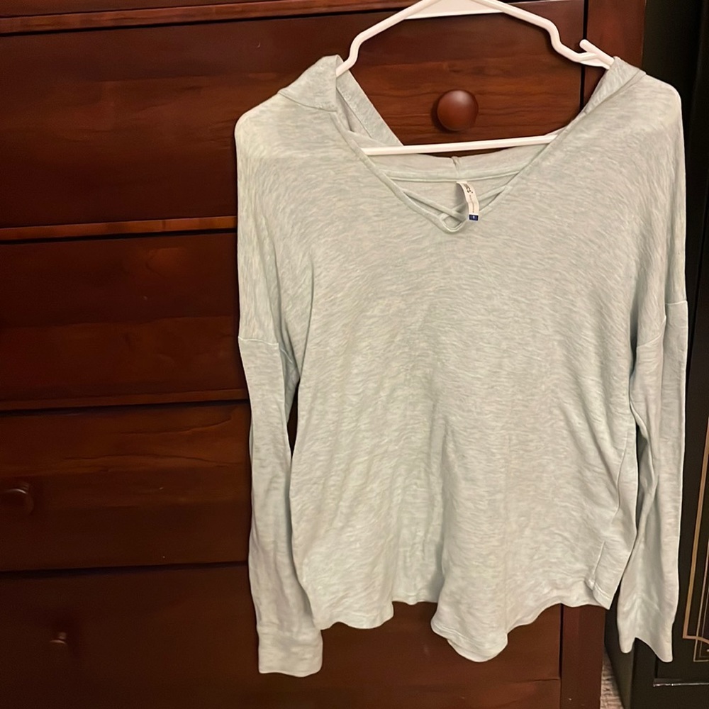 Tresics Size Small long sleeve hoodie